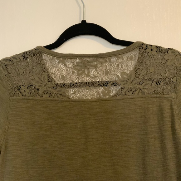 Woman’s Forest Green Top - Picture 4 of 9